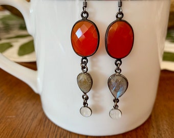 Pendientes de bisel de Carnelian, Labradorita y Piedra lunar