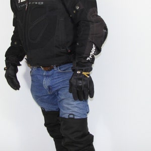 Leg protection very easy, very comfortable. Quarterchaps one size fits most. Guaranteed satisfaction made in USA