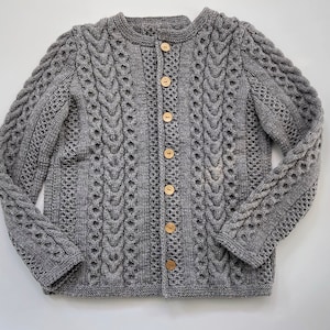 Jane&#39;s Handknit Irish fisherman cabled cashmere sweater 竹枝词 Women&#39;s lightweight 1970s retro gray cardigan personalized gift for her cardigan