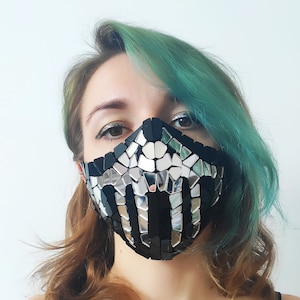Máscara facial de espejo negra y plateada / Idea de regalo para disfraz navideño / - por ETERESHOP_M105