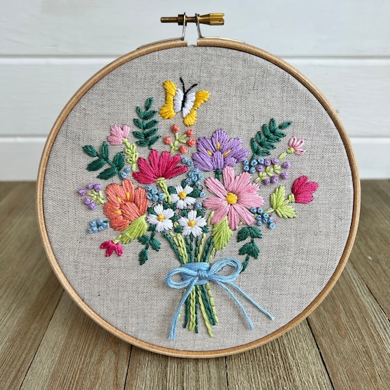 Beginner Embroidery Kit Flower Bouquet DIY Gift for Mother's Day Floral  Hand Embroidery Pattern Craft Kit for Adults 