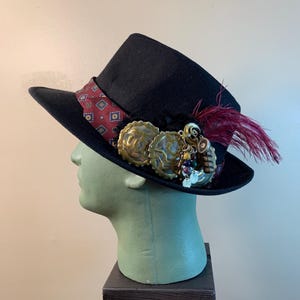 VINTAGE 1920s Style Maroon Velvet Floral Felt Cloche Bowler Bonnie Parker Hat 20s Black Velvet Cloche Hat Rhinestone Button Flapper - Gem main image 3