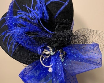 1920s Style Church Hat: Vintage Black Wool, Blue Tulle