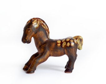 Figura de caballo de cerámica, cerámica vintage de lava gruesa de mediados de siglo.