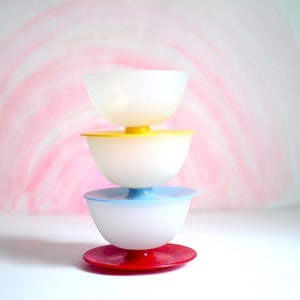 Tupperware desert cups, set of 3