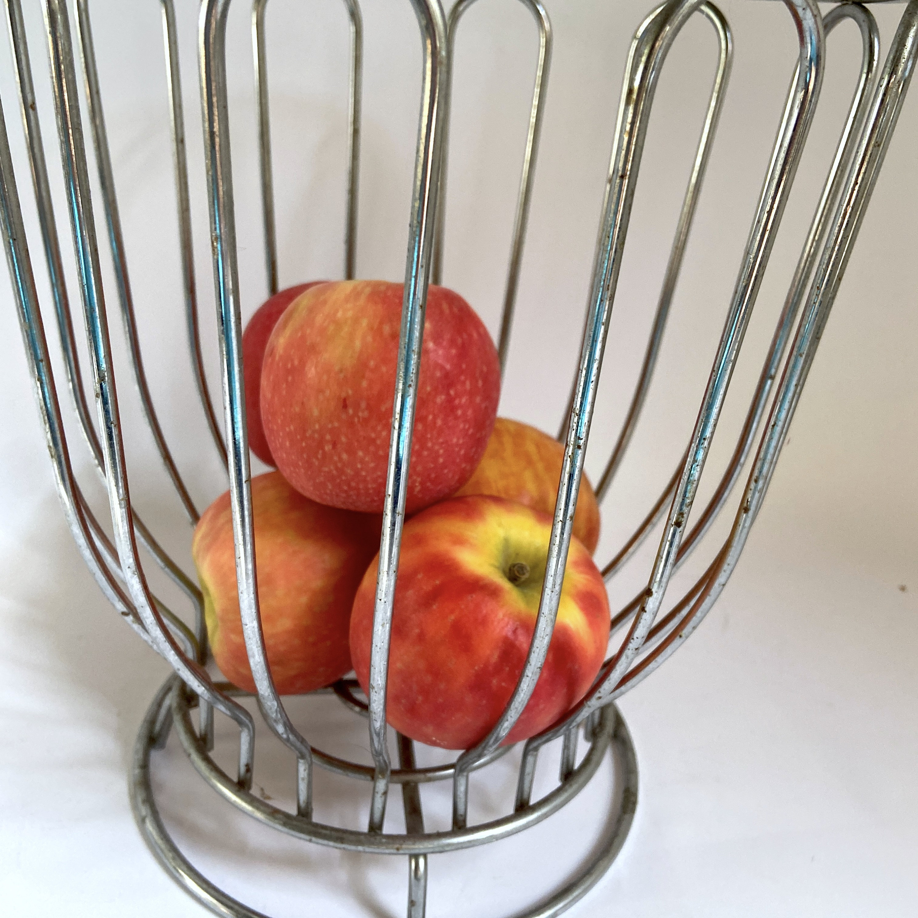 ヴィンテージワイヤーフルーツバスケット – 素朴なキッチン