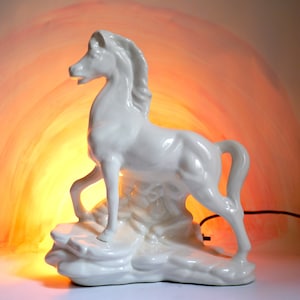 Weißes Pferd Mid-Century Skulpturen-Lampe Vintage