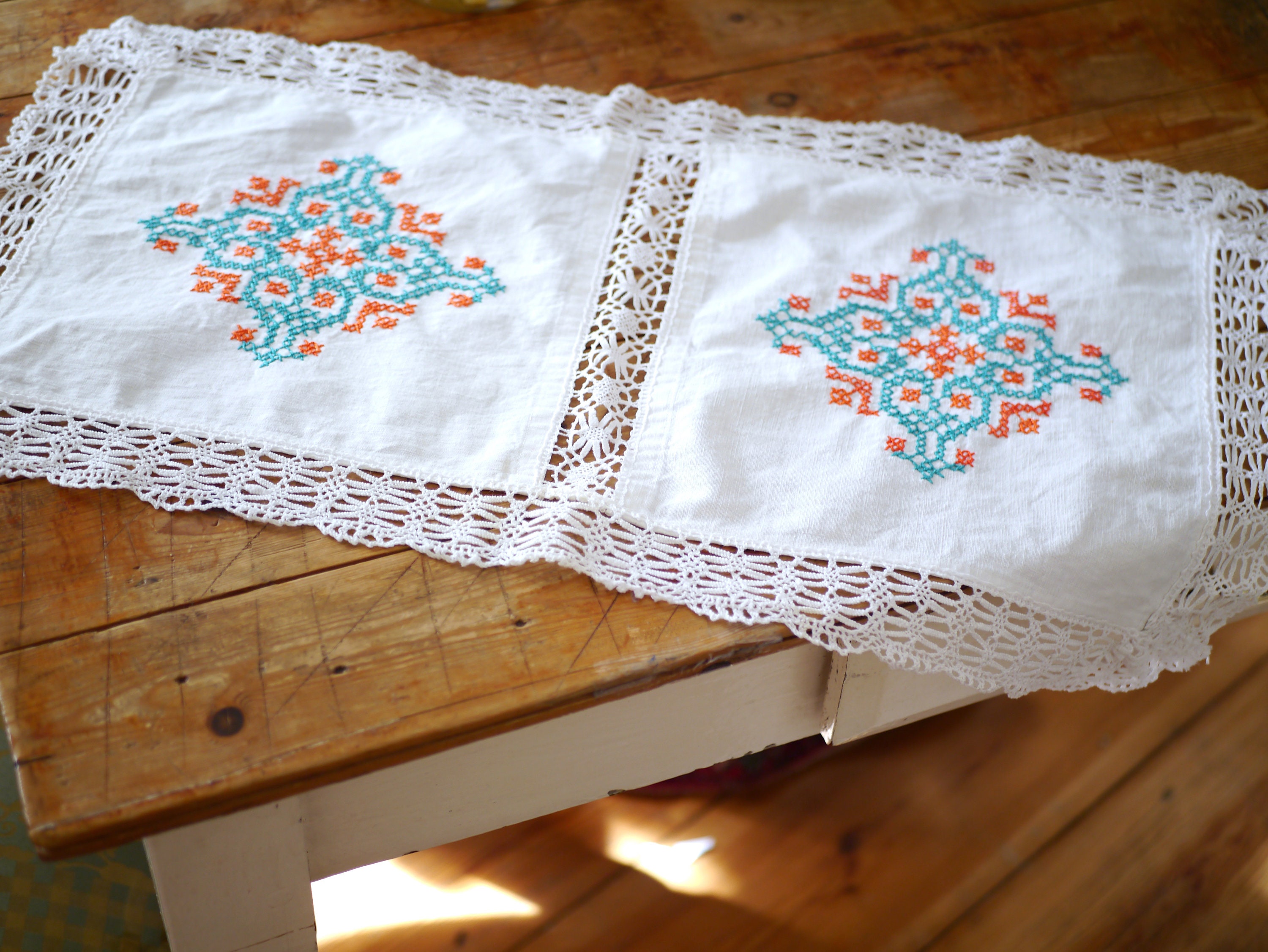 Chemin De Table Rectangulaire – Dentelle Aux Fuseaux Brodée Main – Blanc 31x68