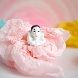 Miniature Pierrot figurine head Pierrot love knick kicks cabinet decor collection