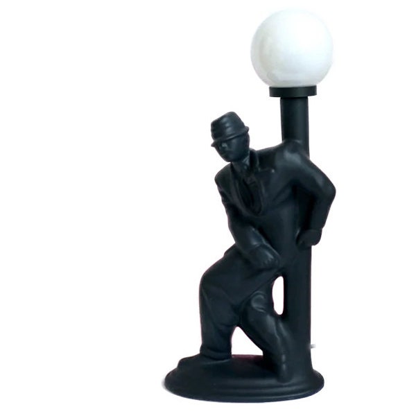 80er Keramik Figur LAMPE / Mann im Anzug an Laterne / post modern Tischleuchte