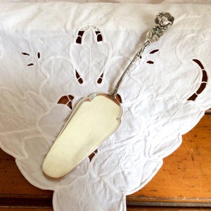Vintage Cake server lifter / slicer Silver Plated W 100 Hidesheimer Rose Tea party Pastry server Nostalgic
