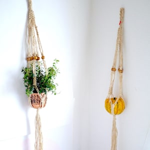 Boho Sisal Makramee Pflanzenhänger mit Holzmurmeln für Van Life und Home Decor