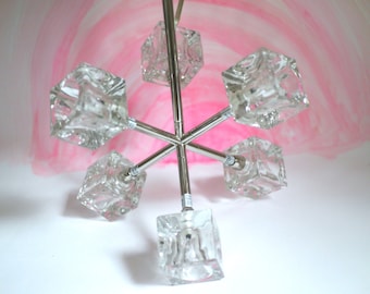 Kubieke IKEA plafondlamp / kroonluchter in ijsblokjesvorm