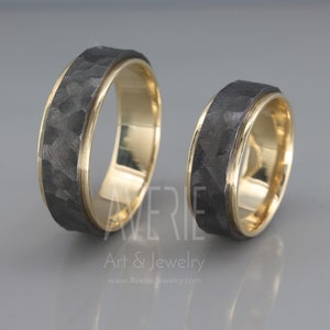 Schwarz Zirkon & 14k Gold Eheringe Set in rauem facettierten Finish | Seine und Ihre Eheringe Set | Schwarz Gold Ehering