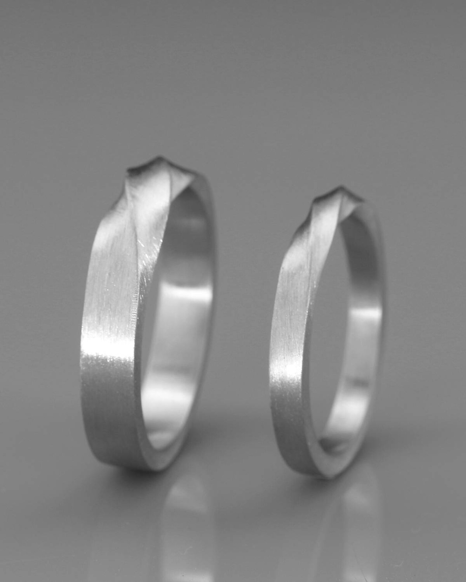 Matching Wedding Bands His and Hers Mobius Wedding Rings Set Etsy