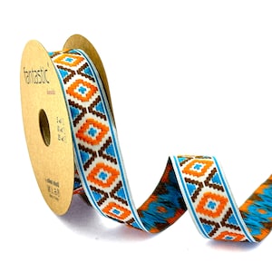 Blaues Jacquardband zur Zierde: Dekorative Stickerei zum Basteln