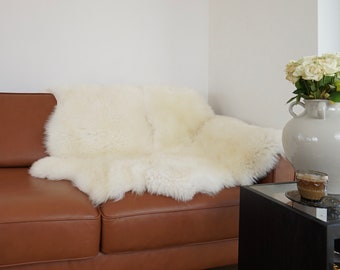 GIANT SHEEPSKIN Double XXL White Throw Genuine leather Sheep Skin 46" x 46" Decorative rug Natural comfy,cozy, hair is very thick, shiny !