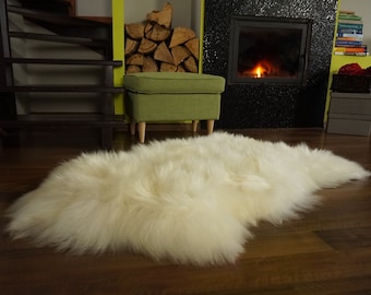 GIANT SHEEPSKIN XXL White Throw Genuine leather Sheep Skin 52 &quot;x 32&quot;  Decorative rug Natural comfy, cozy, hair is very thick, shiny !