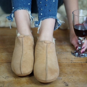 ON SALE !!! Women Natural Leather, Sheepskin Shearling Slippers, shoes boots Very light and comfy! Good gift! Genuine