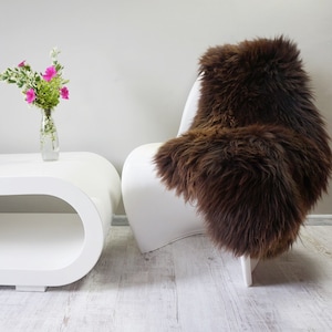 Giant SHEEPSKIN XL BROWN Throw Genuine leather Sheep Skin Decorative rug Brown 46 &quot;x 26&quot; comfy, cozy, hair is very thick! Good gift!!