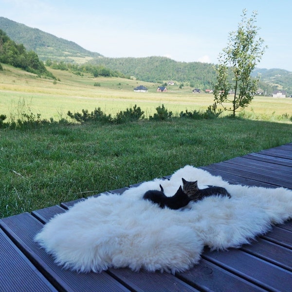 Original BIG Xl White Genuine Natural Sheepskin Rug Exclusive rug, Large Sheepskin Cat Bed, Woolen Cat Bed Mat, Pet Cat