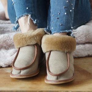 ON SALE !!! Women Natural Leather, wool, Slippers, shoes boots Very light and comfy! Good gift! Genuine