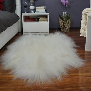 GIANT SHEEPSKIN Iceland XXLWhite Throw Genuine leather Sheep Skin 51&quot;x 31&quot;  Decorative rug White comfy, cozy, hair is very thick, shiny !