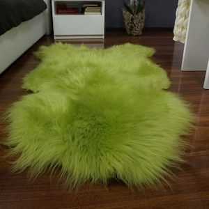 Regular SHEEPSKIN  GREEN Throw Genuine leather Sheep Skin 46 &quot; x 26&quot;  Decorative rug Natural comfy, cozy, hiny !