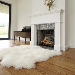 GIANT SHEEPSKIN Double XXL White Throw Genuine leather Sheep Skin 46&quot; x 46&quot; Decorative rug Natural comfy, cozy, hair is very thick, shiny !