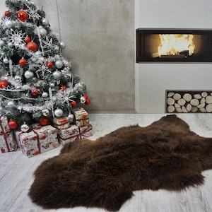 Giant SHEEPSKIN XL BROWN Throw Genuine leather Sheep Skin Decorative rug Brown 50 &quot;x 30&quot; comfy, cozy, hair is very thick! Good gift!!
