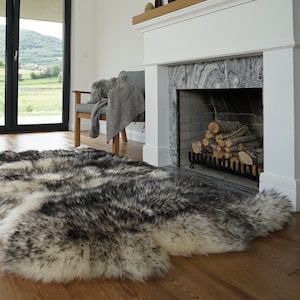 GIANT SHEEPSKIN Triple XXL Mouflon Throw Genuine leather Sheep Skin 64" x 46" Decorative rug Natural comfy,cozy, hair is very thick, shiny !