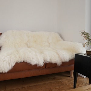 GIANT SHEEPSKIN Triple XXL White Throw Genuine leather Sheep Skin 70&quot; x 50&quot; Decorative rug Natural comfy,cozy, hair is very thick, shiny !