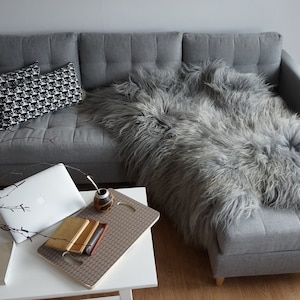 GIANT SHEEPSKIN Double XXL Grey Throw Genuine leather Sheep Skin 52&quot; x 52&quot; Decorative rug Natural comfy,cozy, hair is very thick, shiny !