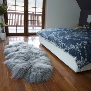 GIANT SHEEPSKIN Double XXL Grey Throw Genuine leather Sheep Skin 79&quot; x 32&quot; Decorative rug Natural comfy,cozy, hair is very thick, shiny !