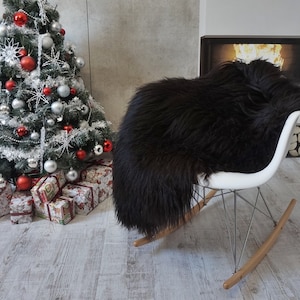 GIANT SHEEPSKIN Icelandic Black Throw Genuine leather Sheep Skin 50 &quot;x 30&quot;  Decorative rug black comfy, cozy, hair is very thick, shiny !