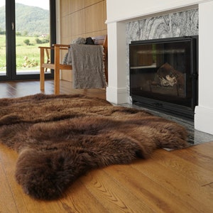 GIANT SHEEPSKIN Triple XXL Brown Throw Genuine leather Sheep Skin 64" x 46" Decorative rug Natural comfy,cozy, hair is very thick, shiny !
