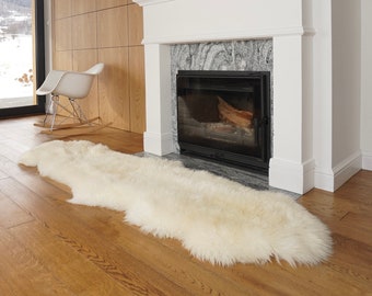 GIANT SHEEPSKIN  Double XXL White cream Throw Genuine leather Sheep Skin 70 "x 26"  Decorative rug Natural comfy, hair is very thick, shiny