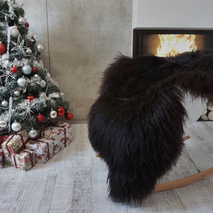 GIANT SHEEPSKIN Icelandic Black Throw Genuine leather Sheep Skin 50 &quot;x 30&quot;  Decorative rug black comfy, cozy, hair is very thick, shiny !