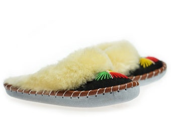 Leather SHEEPSKIN Slippers Women Sheepskin Moccasins womens 100% Wool Slippers Handmade Moccasins Cool House Slippers Handmade bedroaaaaaaa