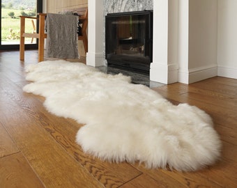 GIANT SHEEPSKIN  Double XXL White Throw Genuine leather Sheep Skin 79 "x 32"  Decorative rug Natural comfy,cozy, hair is very thick, shiny !