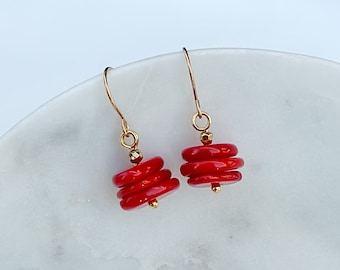 Koralle Ohrringe, Tropfen Ohrringe, hübsche Koralle Ohrringe, rote Farbe Ohrringe, Boho Schmuck, Geschenk für Mutter, Frauen Geschenk