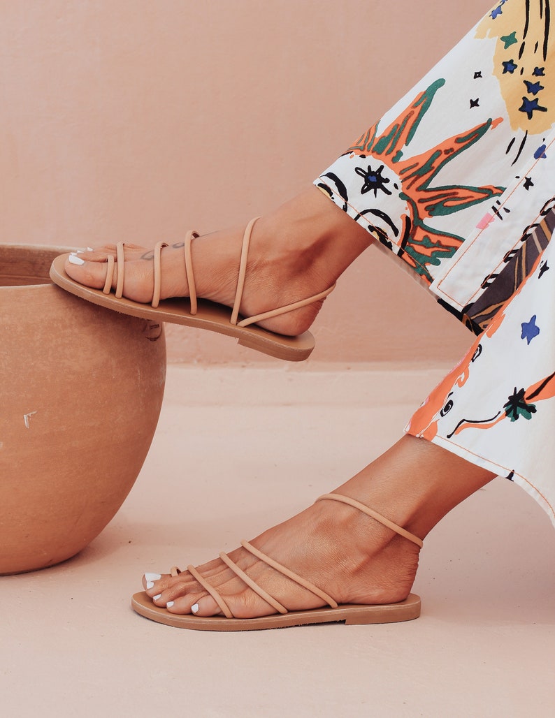 CARIATIS sandalias doradas, sandalias de cuero mujer, sandalias griegas hechas a mano, sandalias de tiras, sandalias planas, regalo para ella Natural