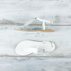 Flat leather footbed — grounded feel detail