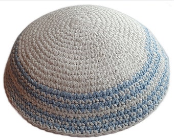 Gebreide KIPPA-maat: 17 cm Keppeltje Kipa Kippah kalotje azuurblauwe rand