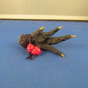 Pata de gallina negra con calaveras, Pata de gallina desterrada, Pata de gallina