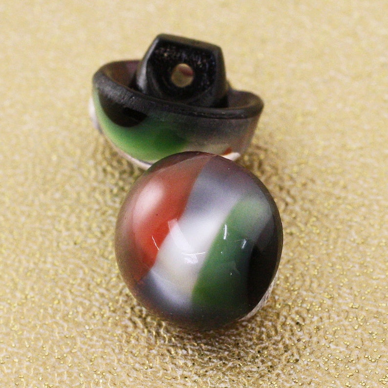 Vintage Irish flag carded buttons 11mm Ligne 17