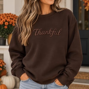 Thankful Script Puff Print Sweatshirt | Thanksgiving Autumn Cozy