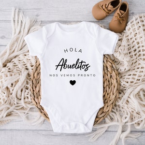 Hola Abuelitos anuncio de bebé onesie®, Spanish Pregnancy Announcement Onesie®, Grandparents Announcement Onesie®, Futuros Abuelitos