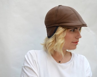 Casquette d'équitation en peau de mouton véritable avec cache-oreilles et doublure en velours à l'intérieur. Chapeau cloche, chapeau sophistiqué en peau de mouton bombé. Cadeau unisexe.