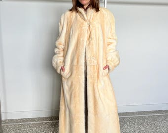 Handmade brand new Beige Saga Mink Fur Coat in vintage style: XL Pearl Stroller